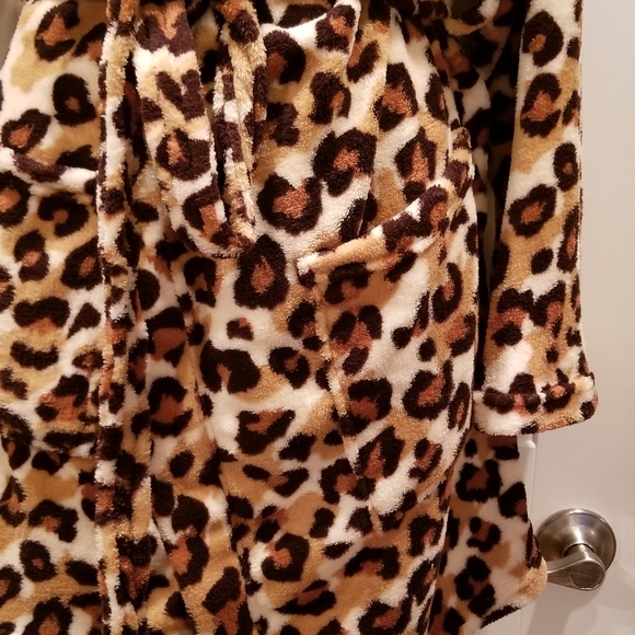 PJ Couture Leopard Cheetah Print Robe Sz S… - Picture 4 of 8